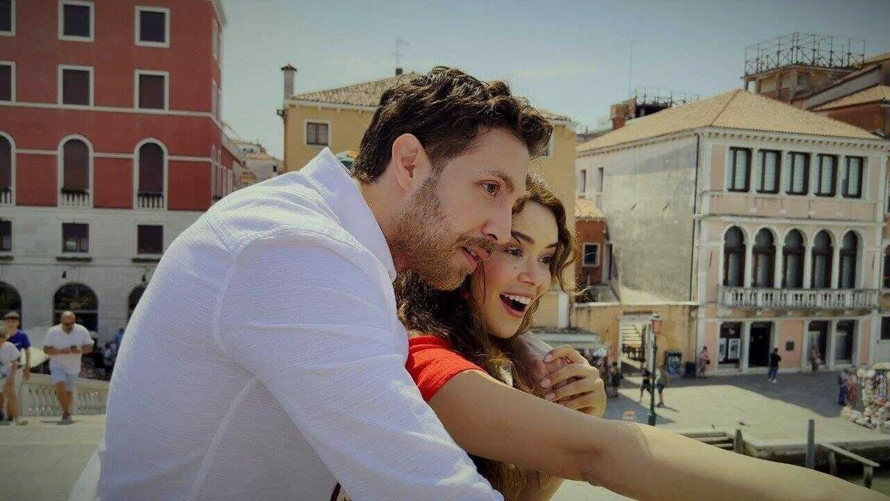 AR - مسلسل القليل من ضوء النهار 0