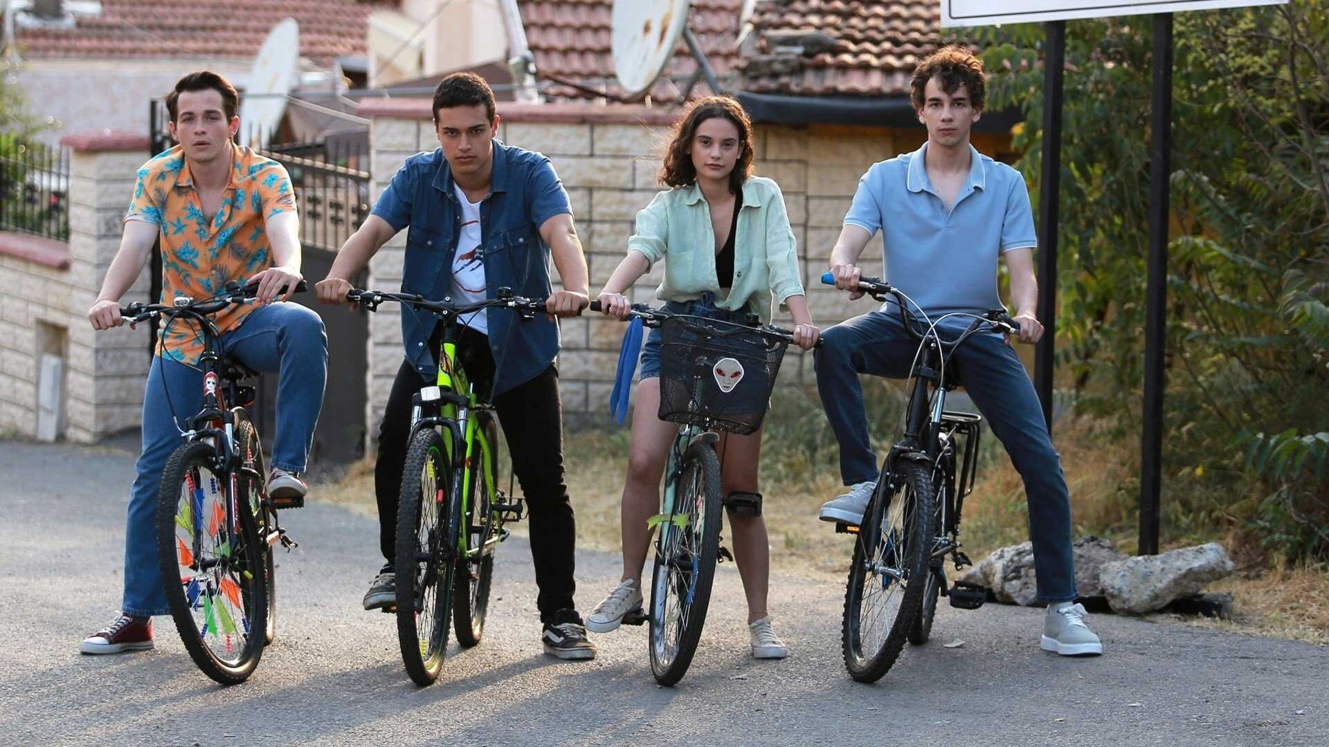 AR - مسلسل الياقة المغبرة 0