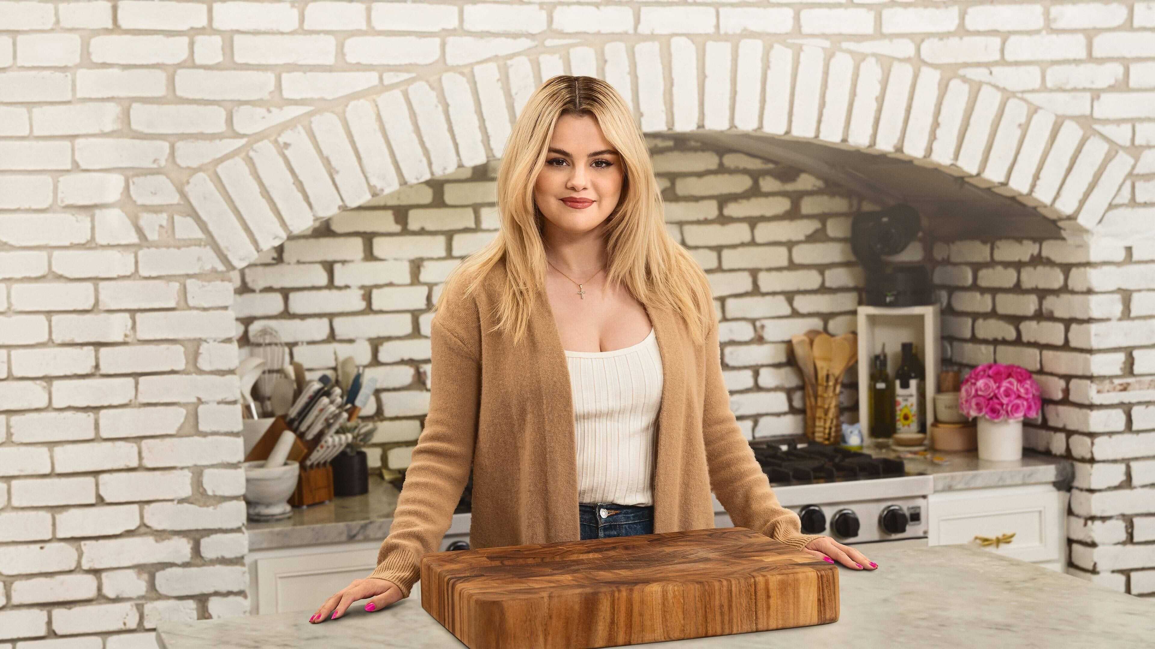 EN - Selena + Chef (2020) 0