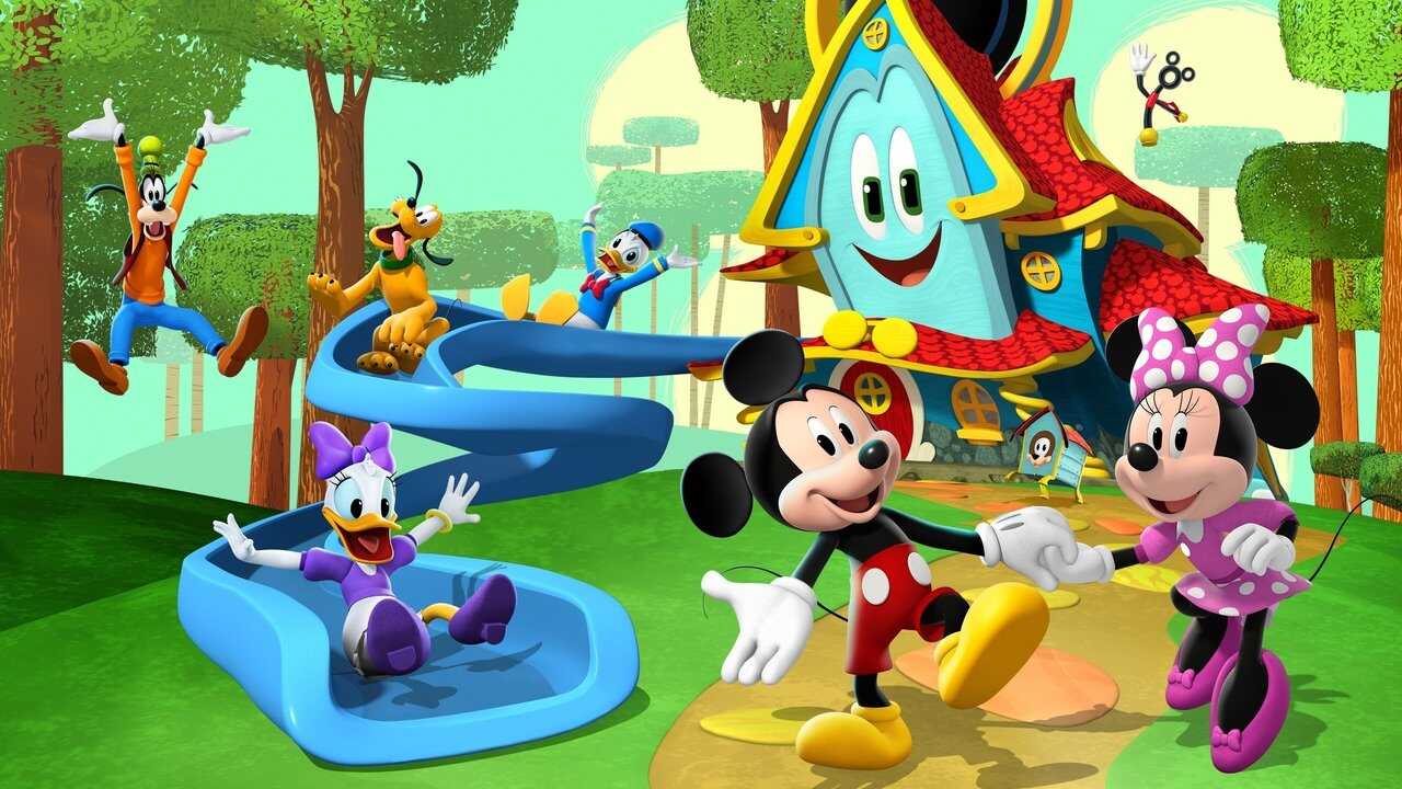 EN - Mickey Mouse Funhouse (2021) 1
