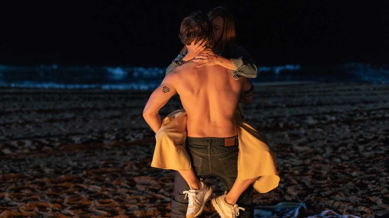 FR - Intimidad (2022) (ES) 1