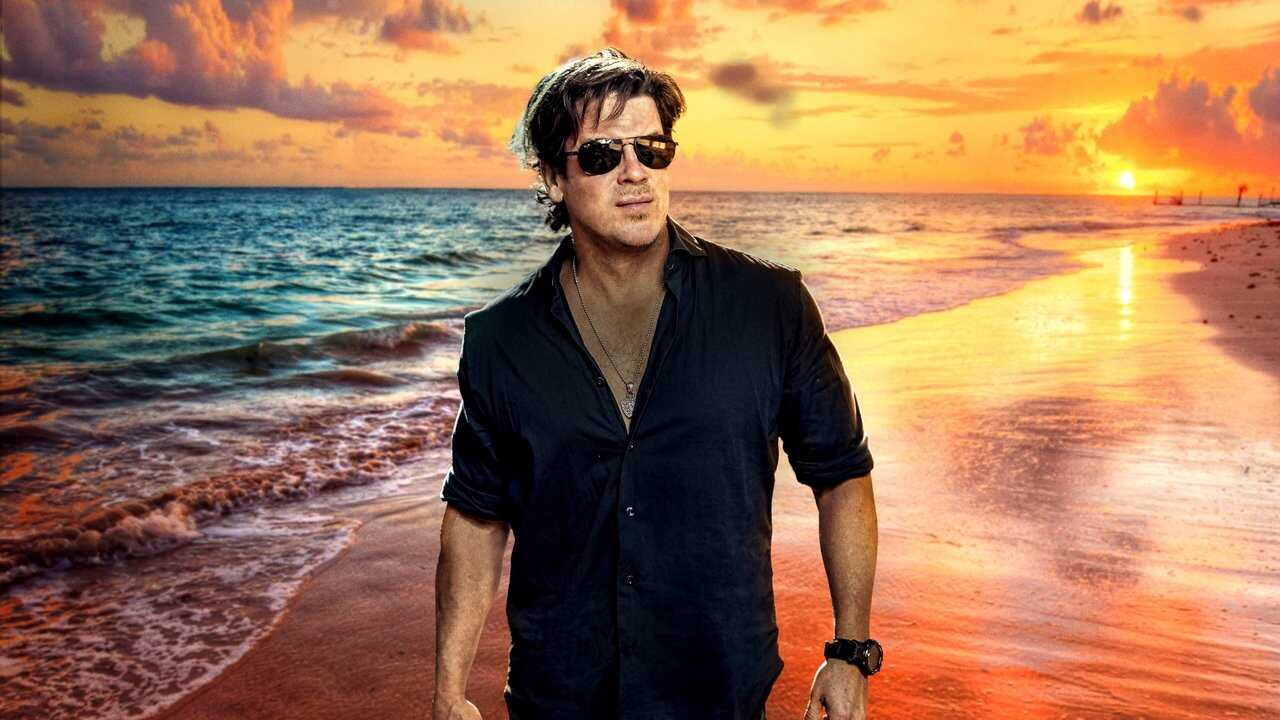 DE - Almost Paradise (2020) 3
