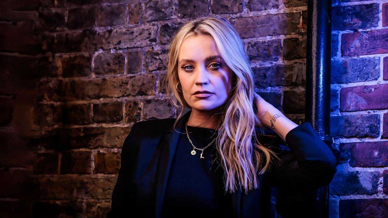 EN - Laura Whitmore Investigates (2023) 0