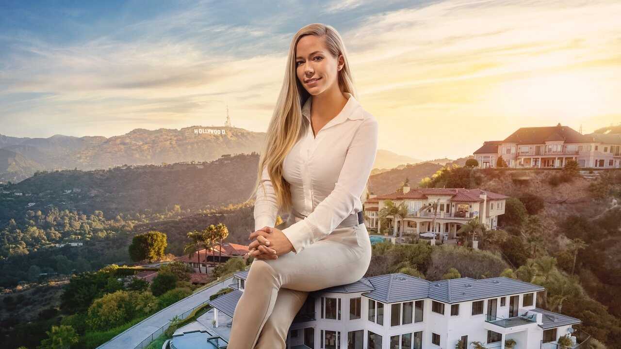 DE - Kendra Sells Hollywood (2021) 0