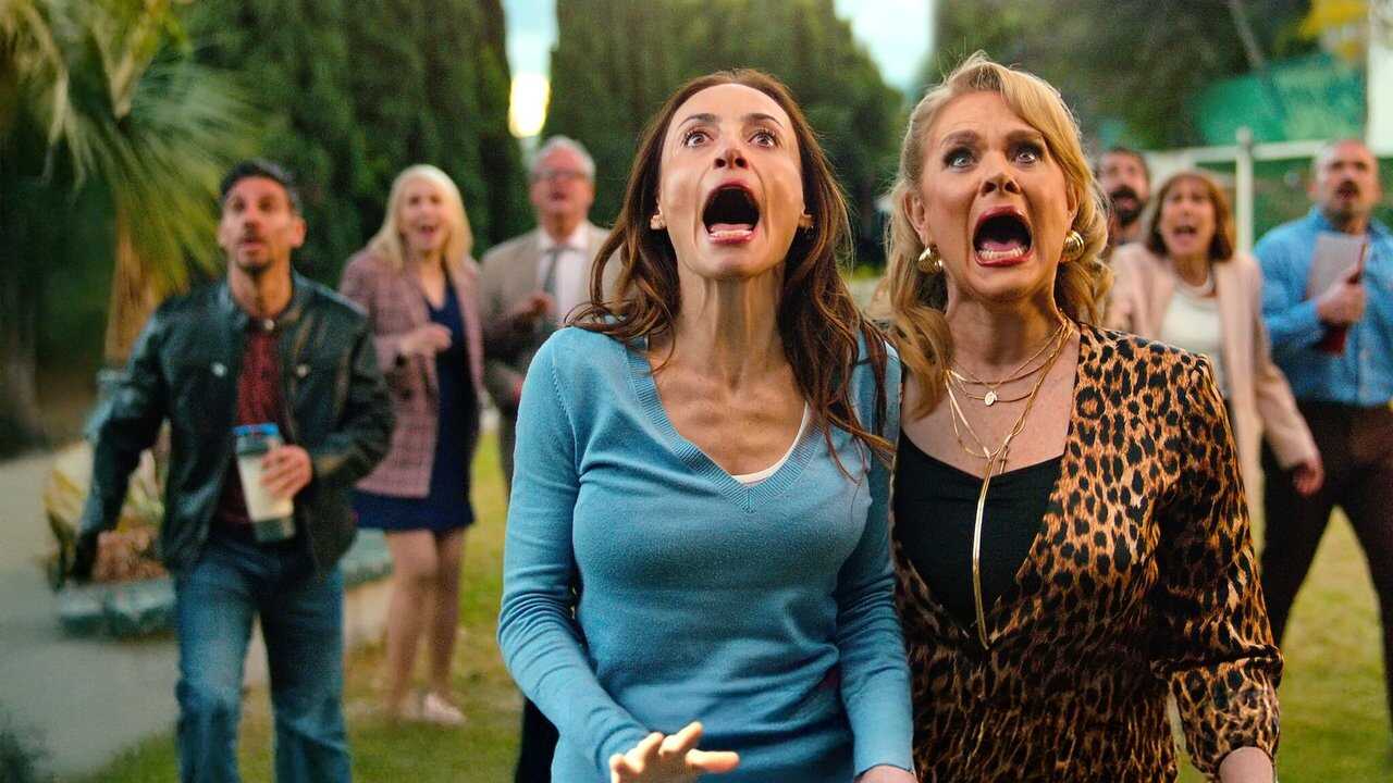 FR - Bienvenidos a la familia (2025) 0