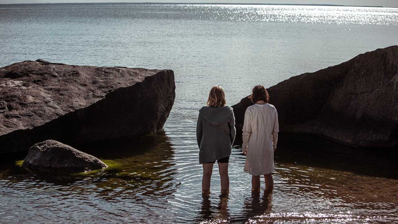 FR - Bad Apples (2021) (FI) 1