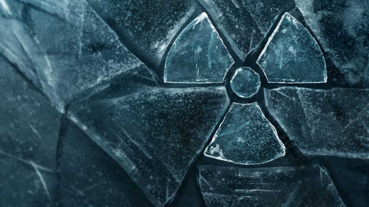 ES - Momentos decisivos: La bomba y la Guerra Fría (2024) 0