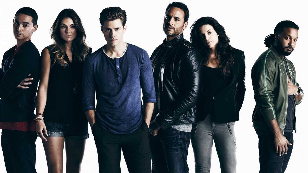 IT - Graceland (2013) 4