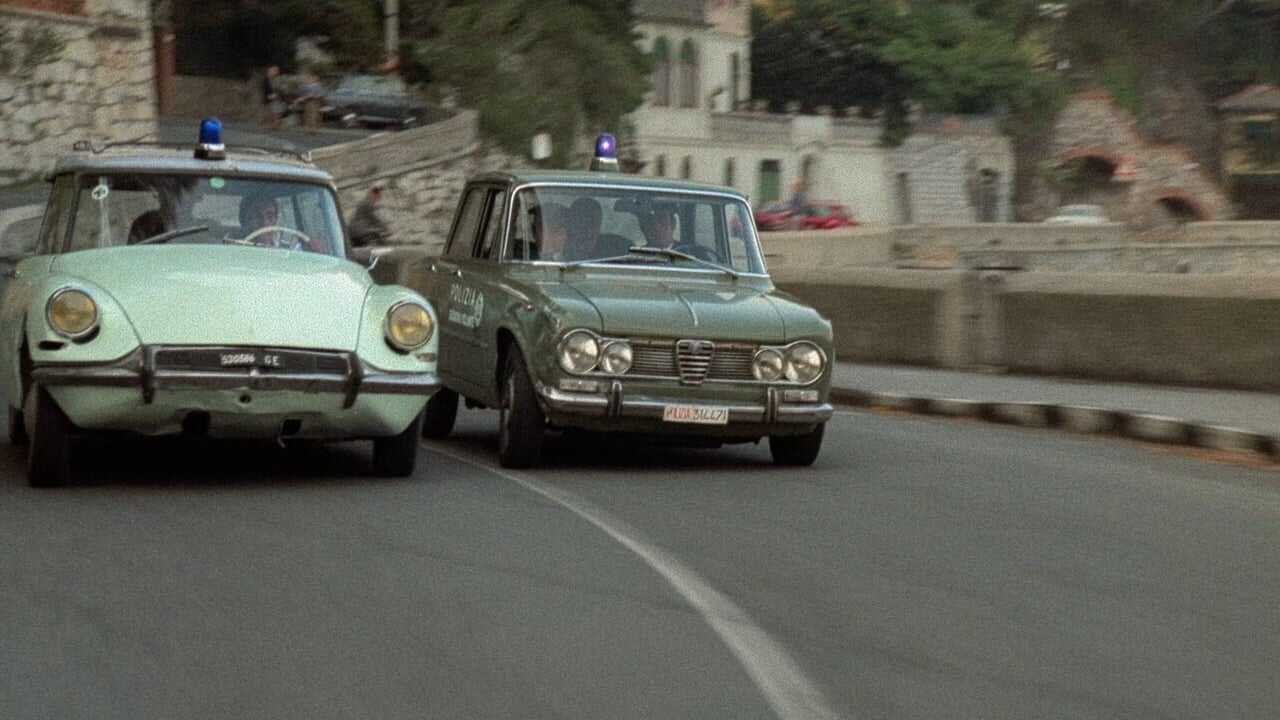 La polizia incrimina la legge assolve 0
