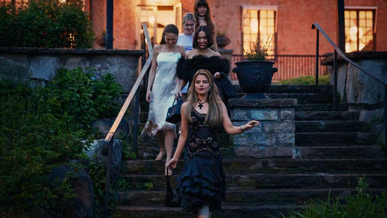 FR - Barracuda Queens (2023) (SE) 1