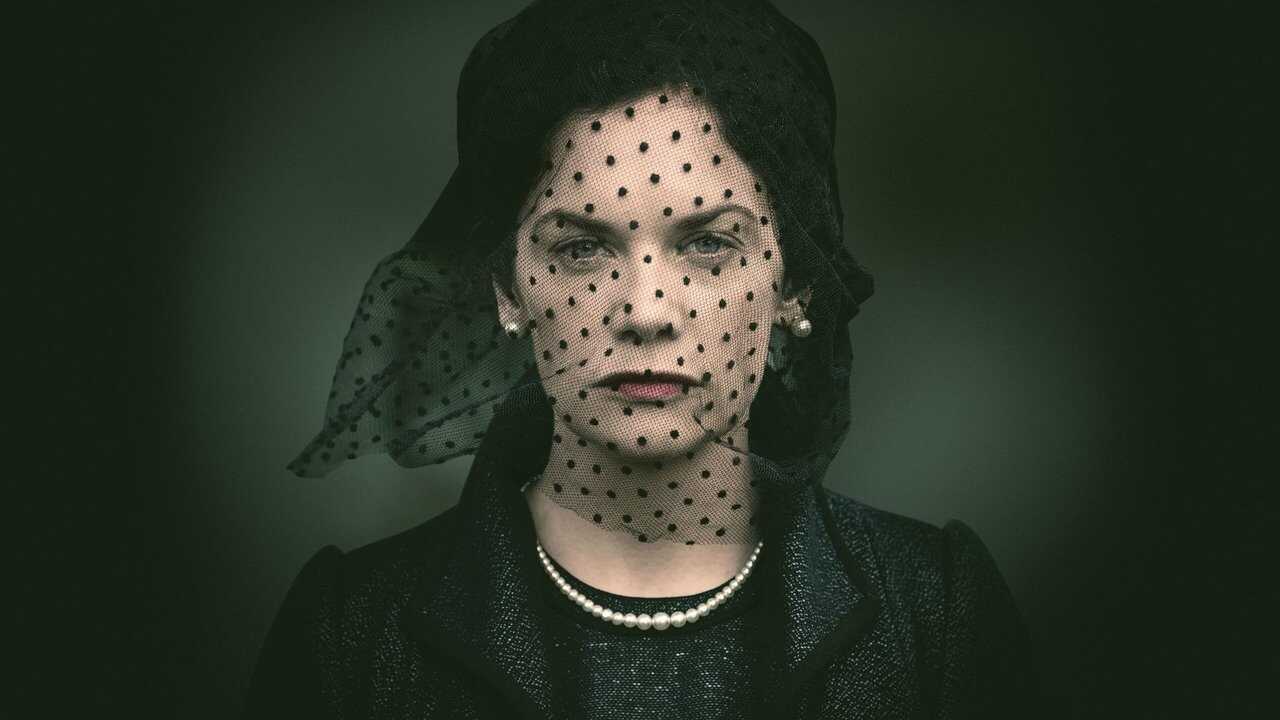 DE - Mrs Wilson (2018) 3