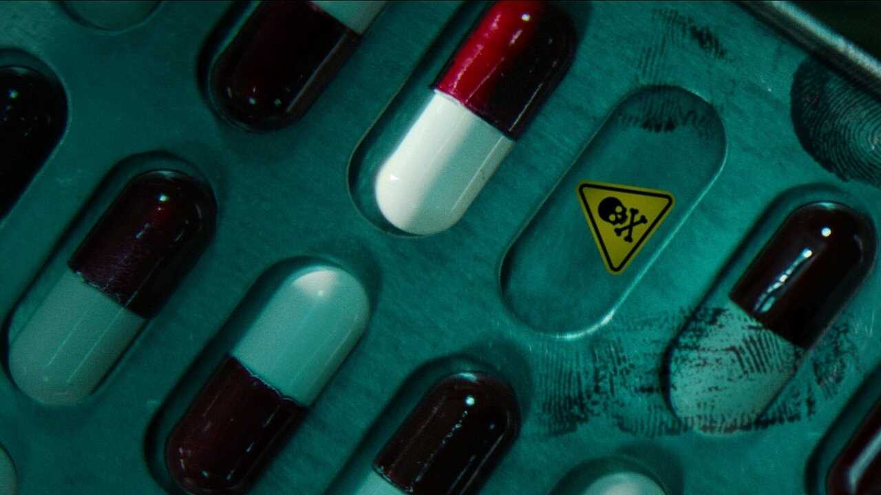 EN - Cold Case: The Tylenol Murders (2025) 0
