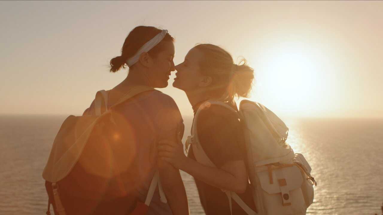 DE - Strangers (2017) 0