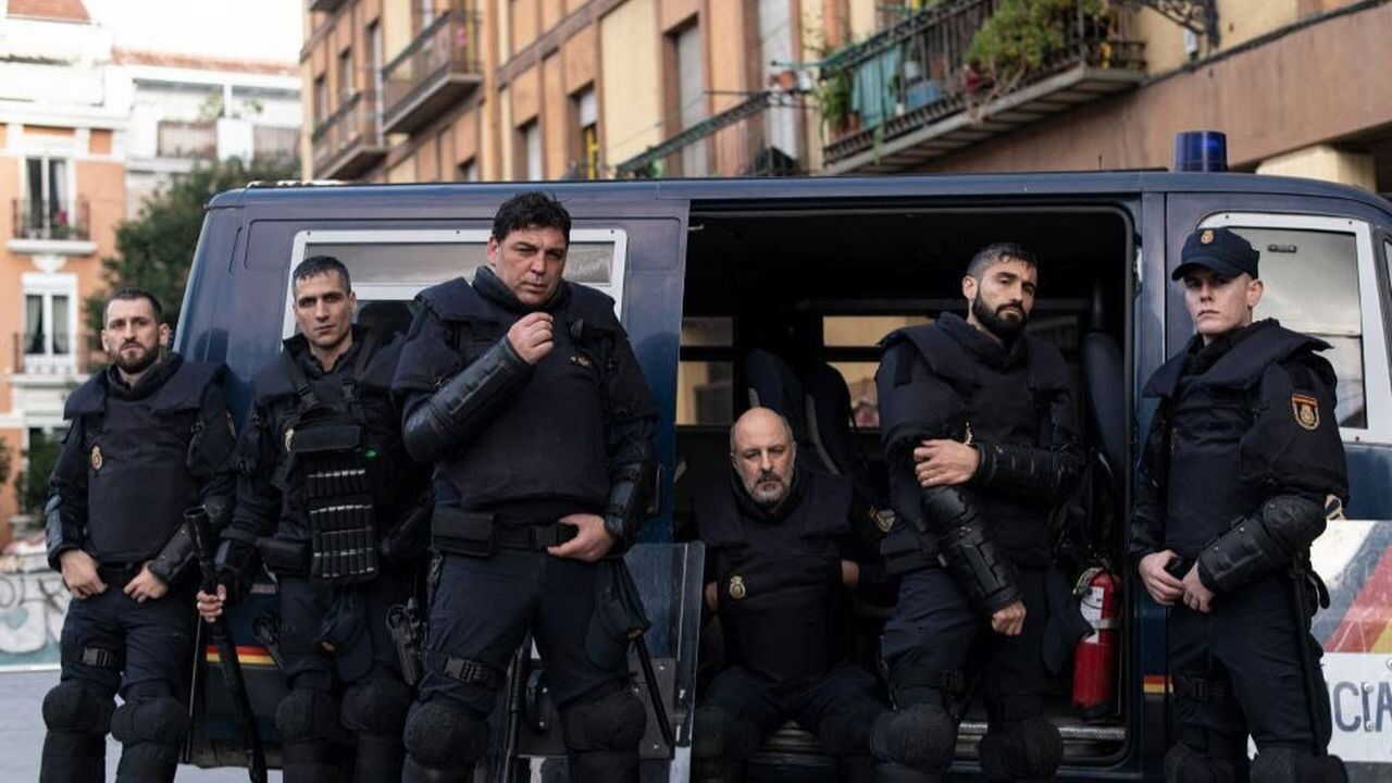 FR - Antidisturbios (2020) (ES) 3