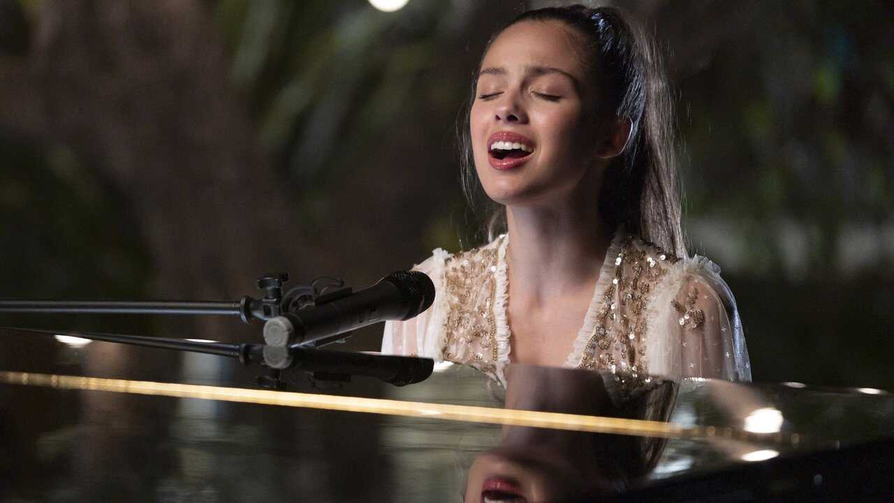 High School Musical: La comédie musicale: Spécial Noël (2020) 0