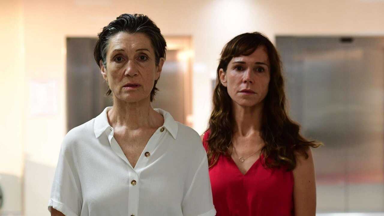 FR - The End (2020) (GB) 2