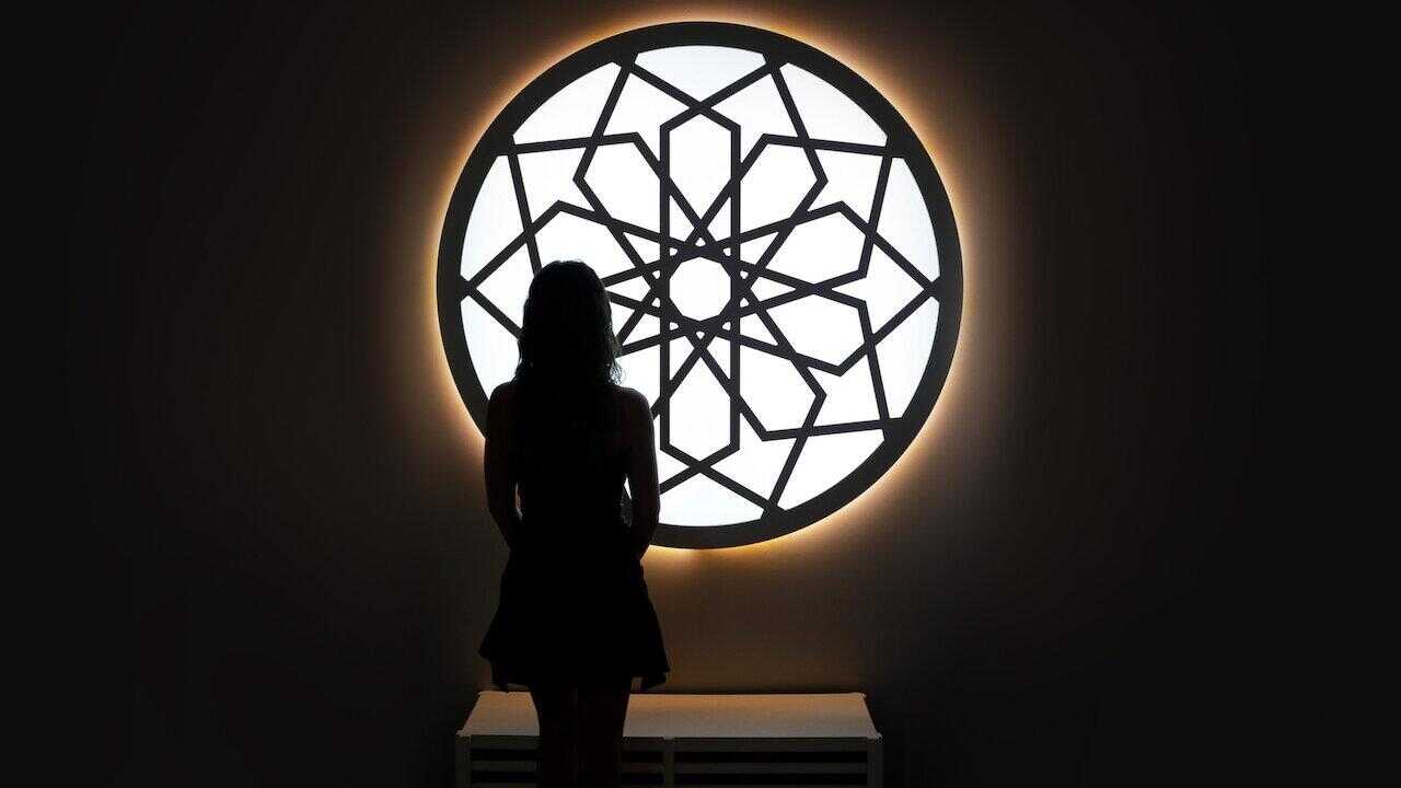 AR - Love Is Blind: Habibi الحب أعمى، حبيبي 0