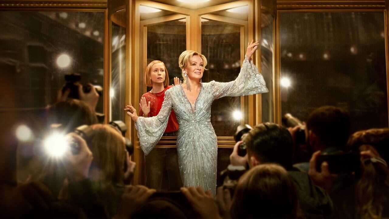 FR - Hacks (2021) (US) 0