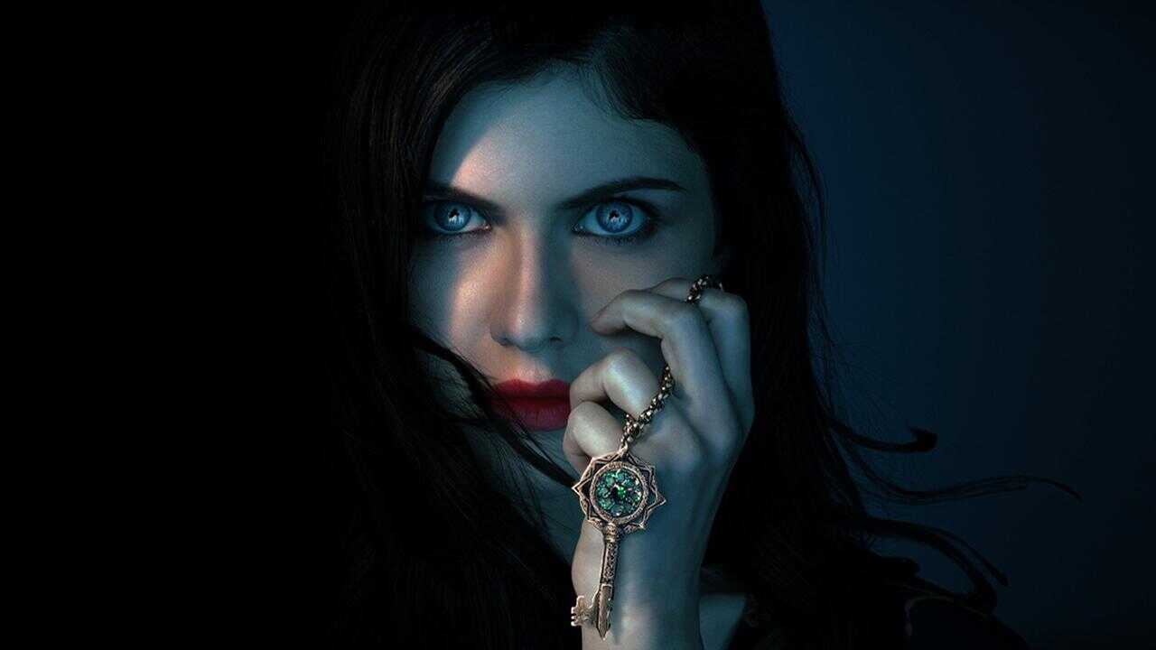 EX - Mayfair Witches (2023) 1