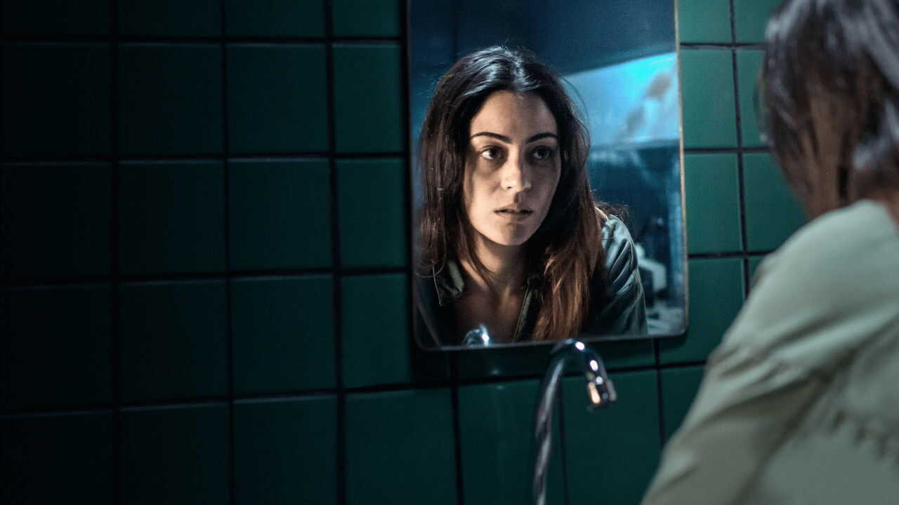 FR - Insania (2021) (BR) 4