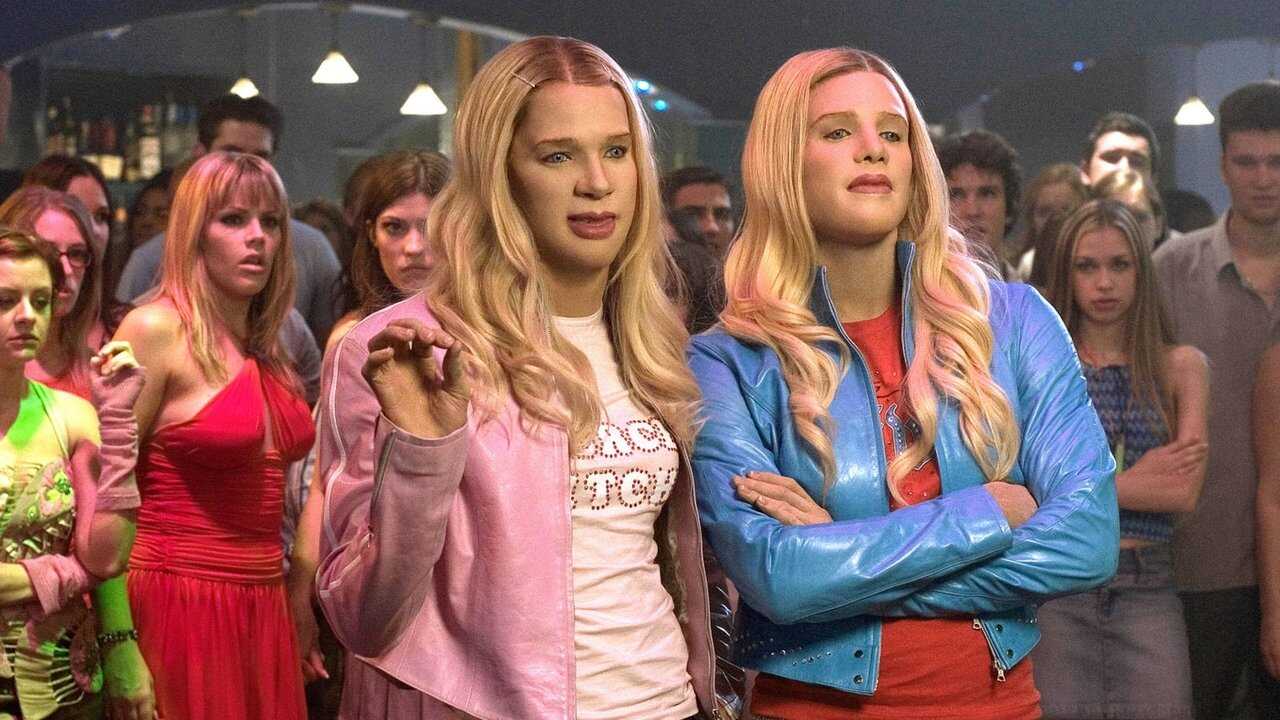 Dos rubias de pelo en pecho (2004) 0
