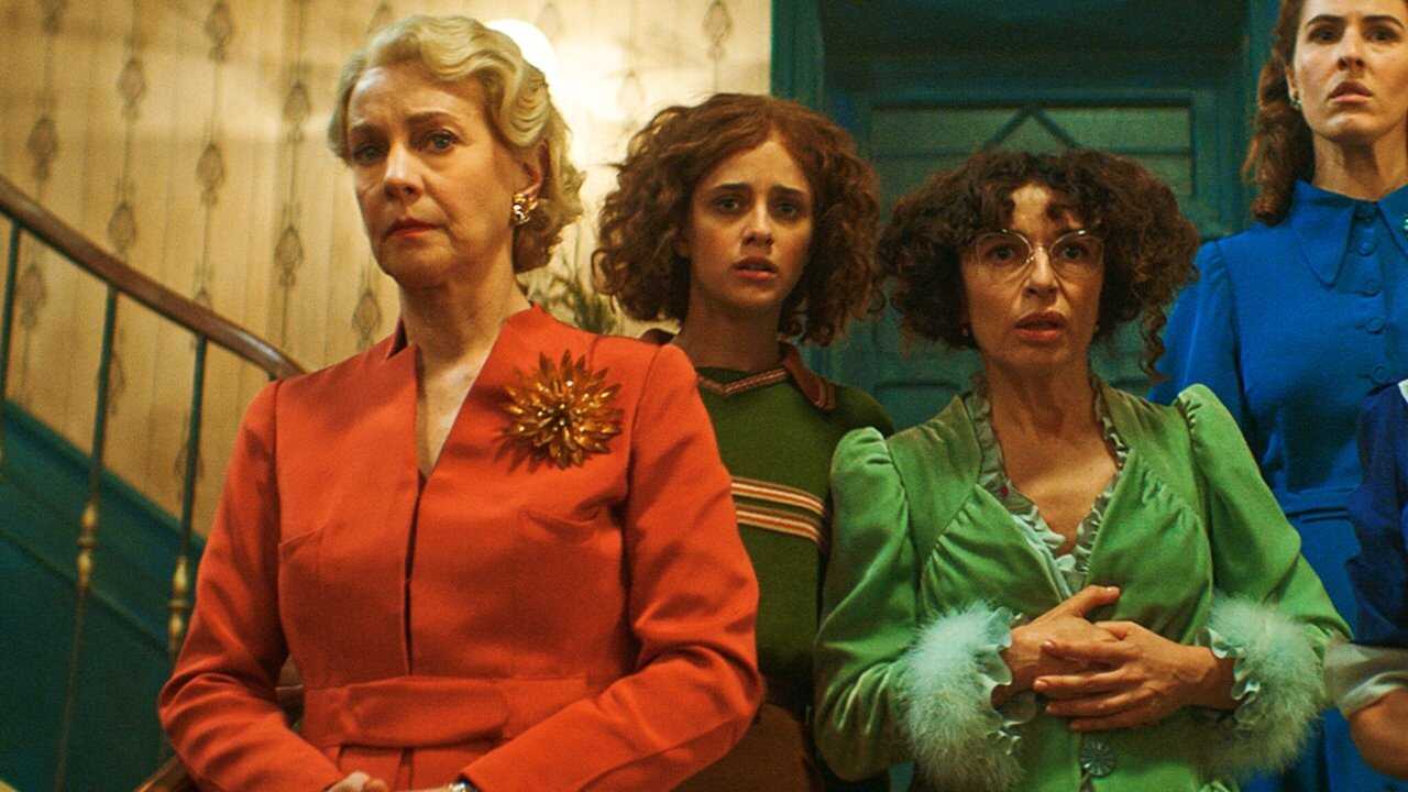 7 Women and a Murder 0
