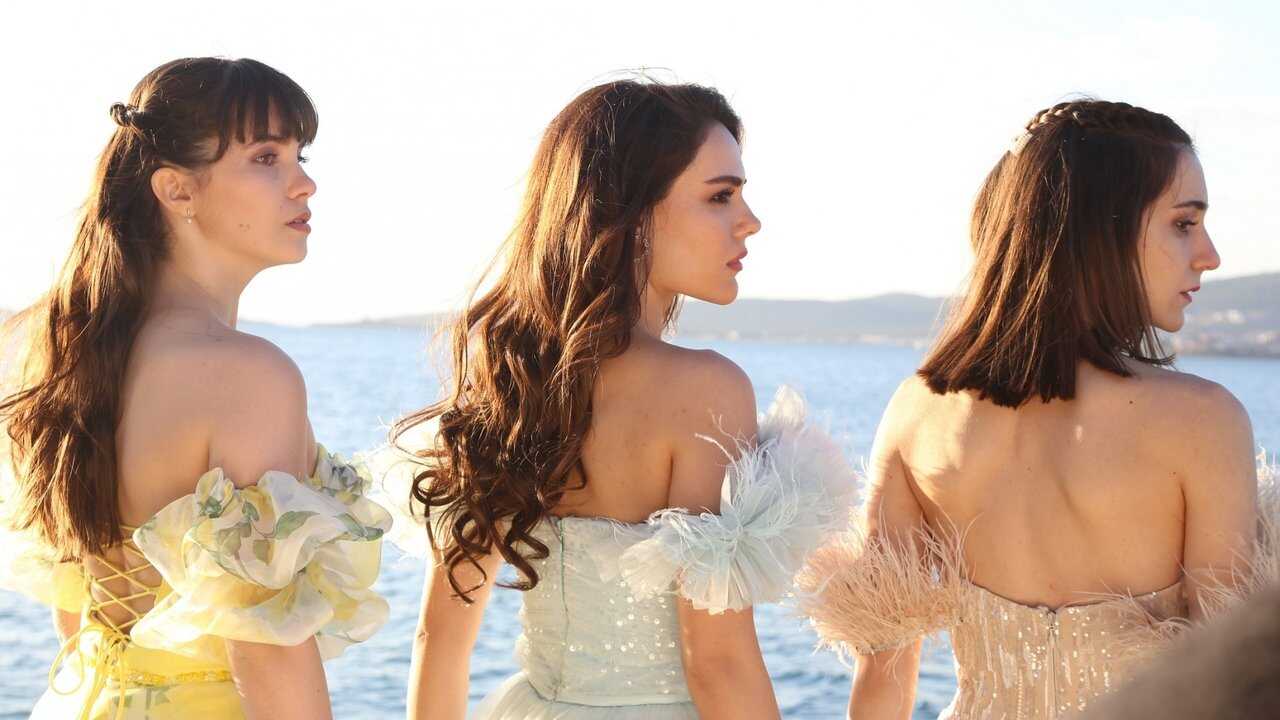 AR - مسلسل ثلاث أخوات مدبلج 0