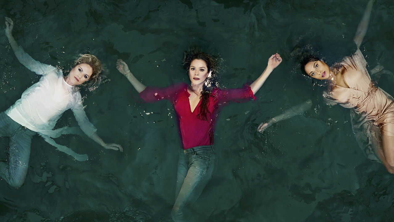 FR - Mystère en eaux troubles (2019) (AU) 1