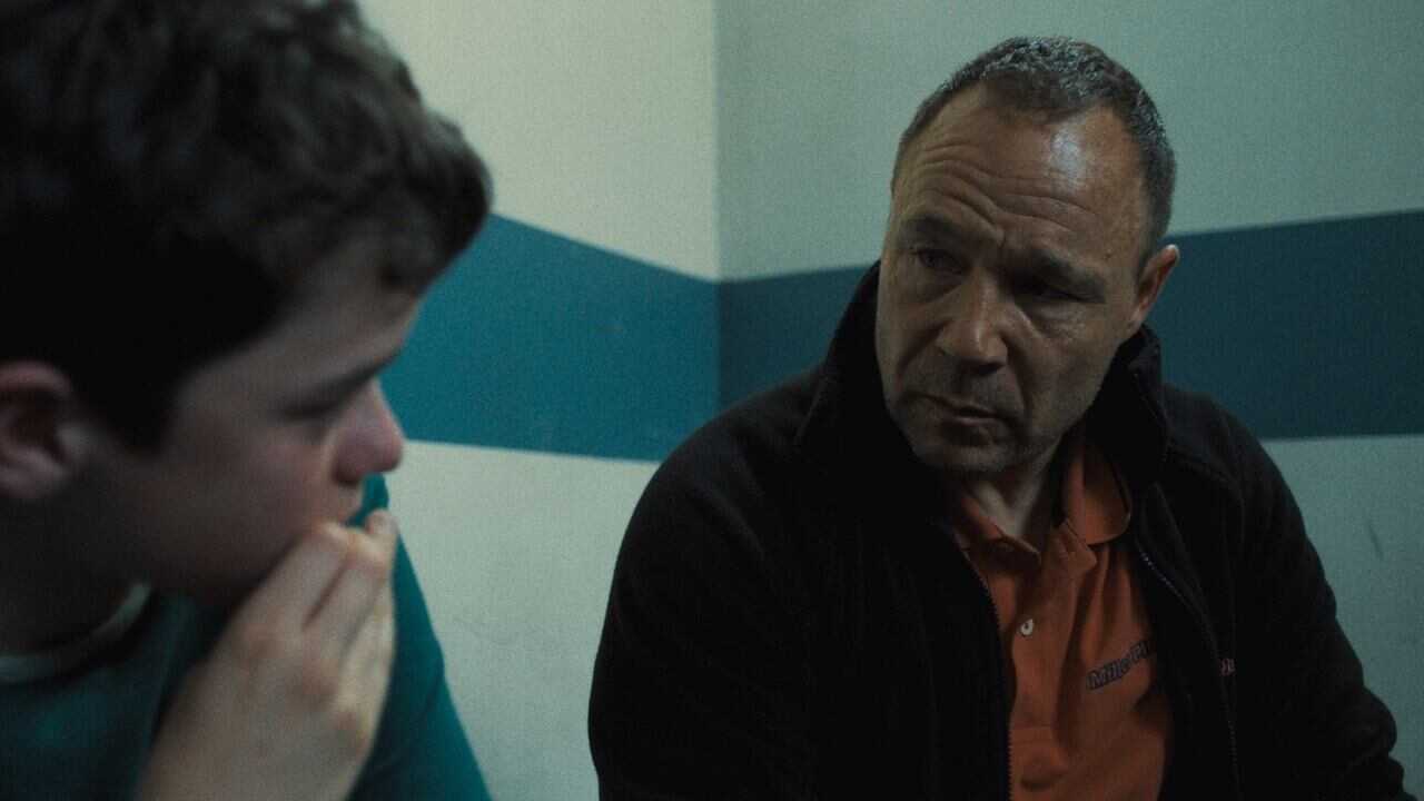 EX - Adolescence (2025) 4