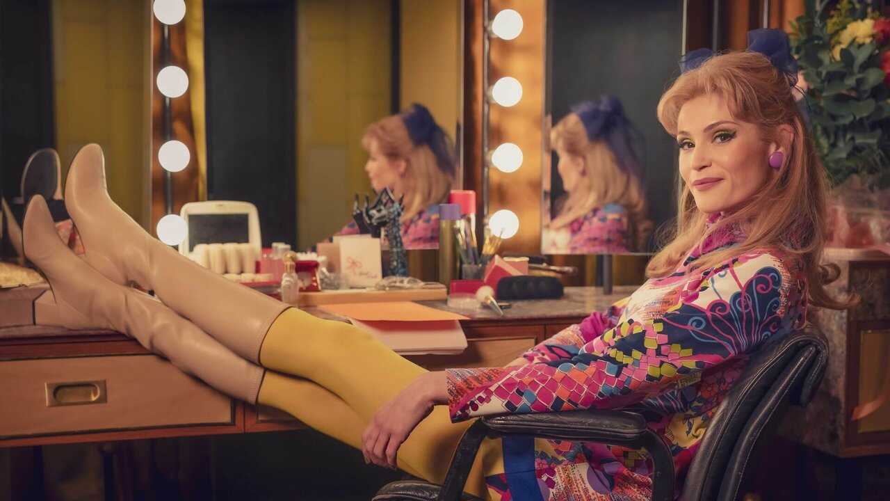DE - Funny Woman (2023) 1