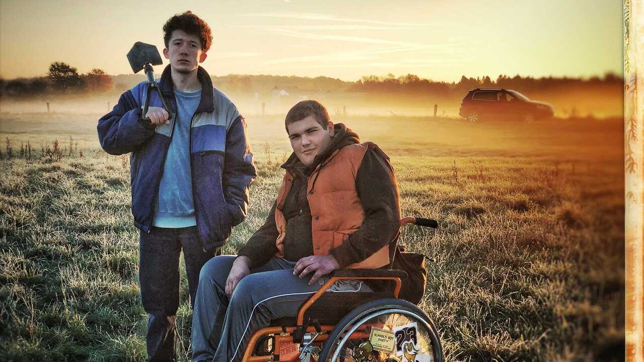 IT - Come vendere droga online (in fretta) (2019) 2