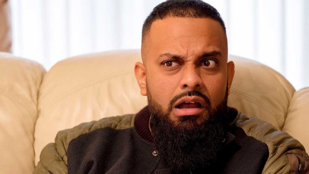 EN - Man Like Mobeen (2017) 1