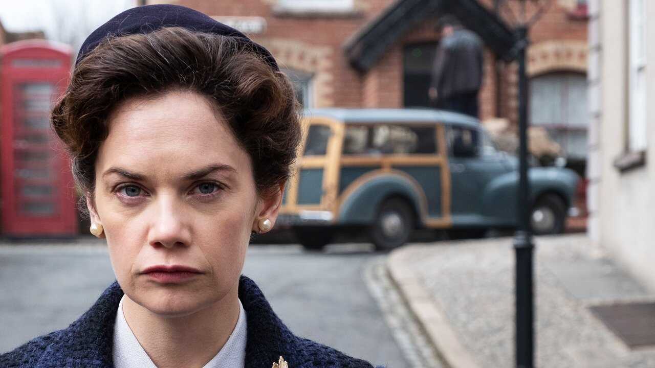 DE - Mrs Wilson (2018) 2