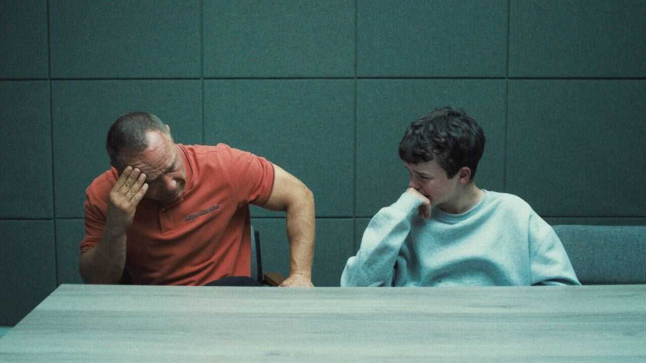 AL - Adolescence (2025) 0