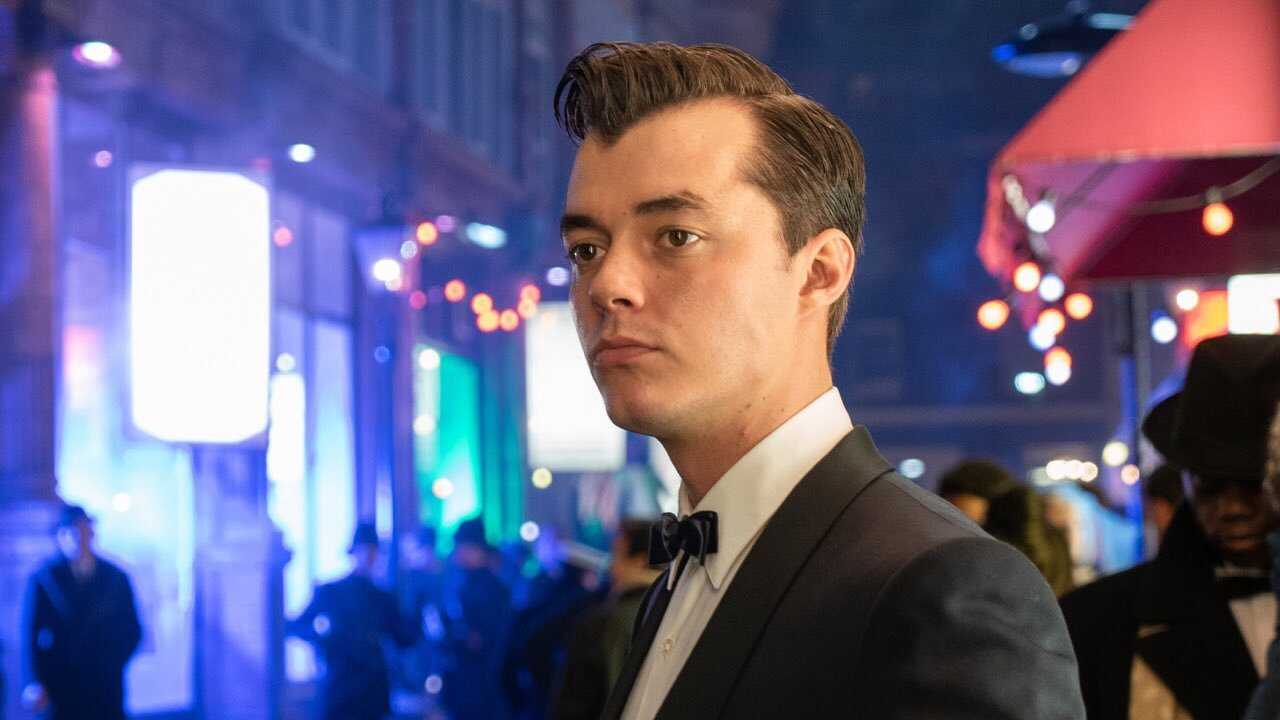 DE - Pennyworth: The Origin of Batman's Butler (2019) 1