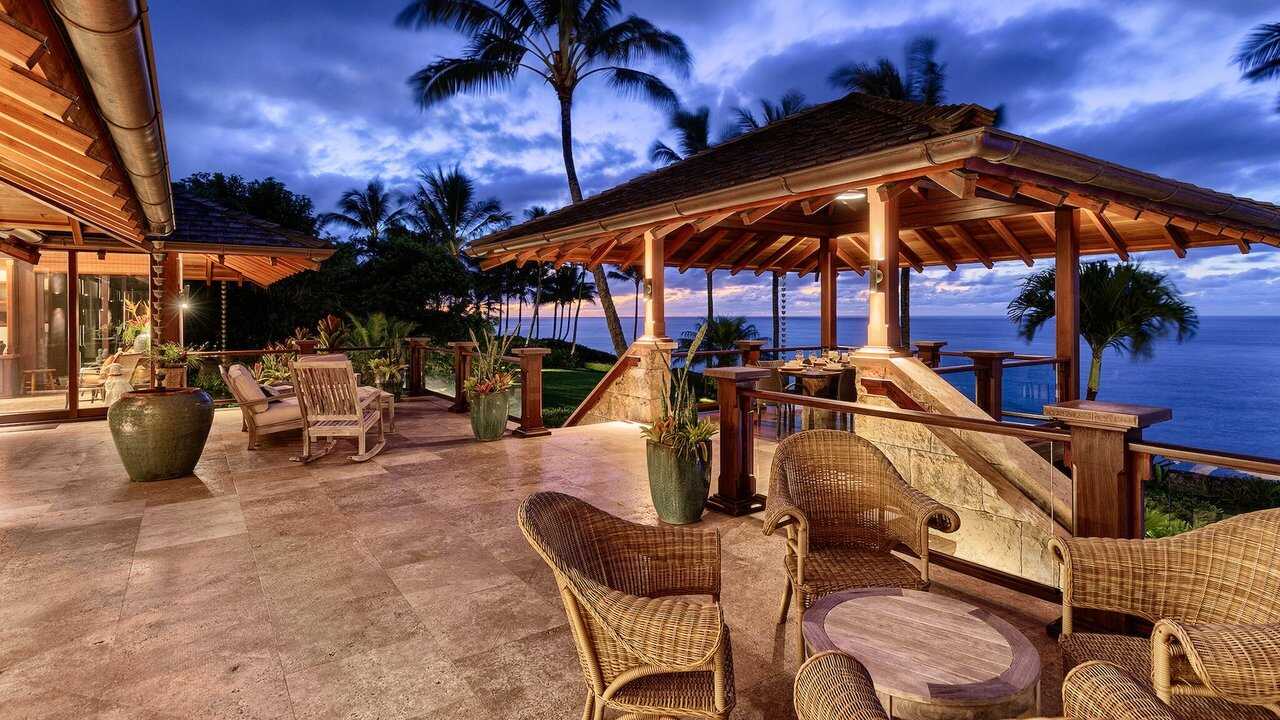 FR - Ces incroyables locations de vacances (2021) (US) 0