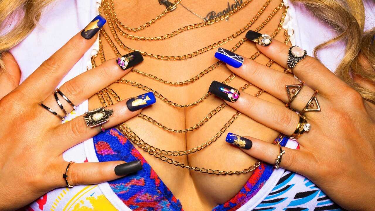 DE - Claws (2017) 1