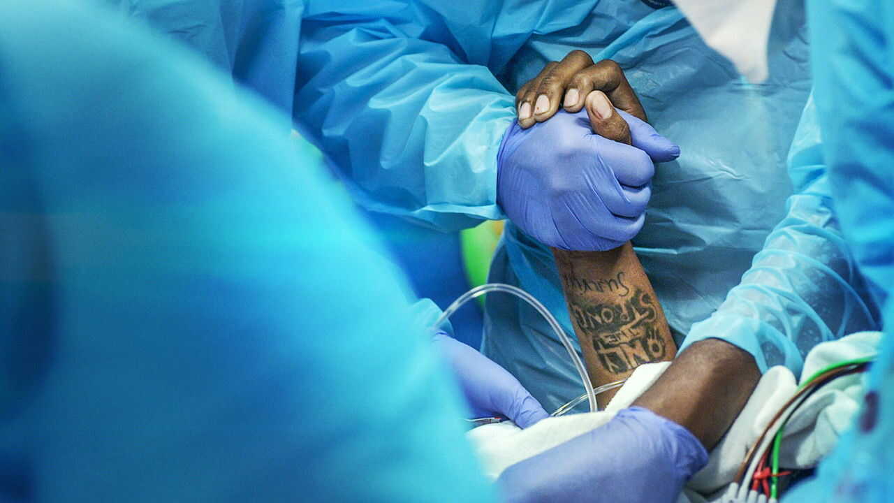 FR - New York : Au cœur de l'urgence (2023) (US) 2