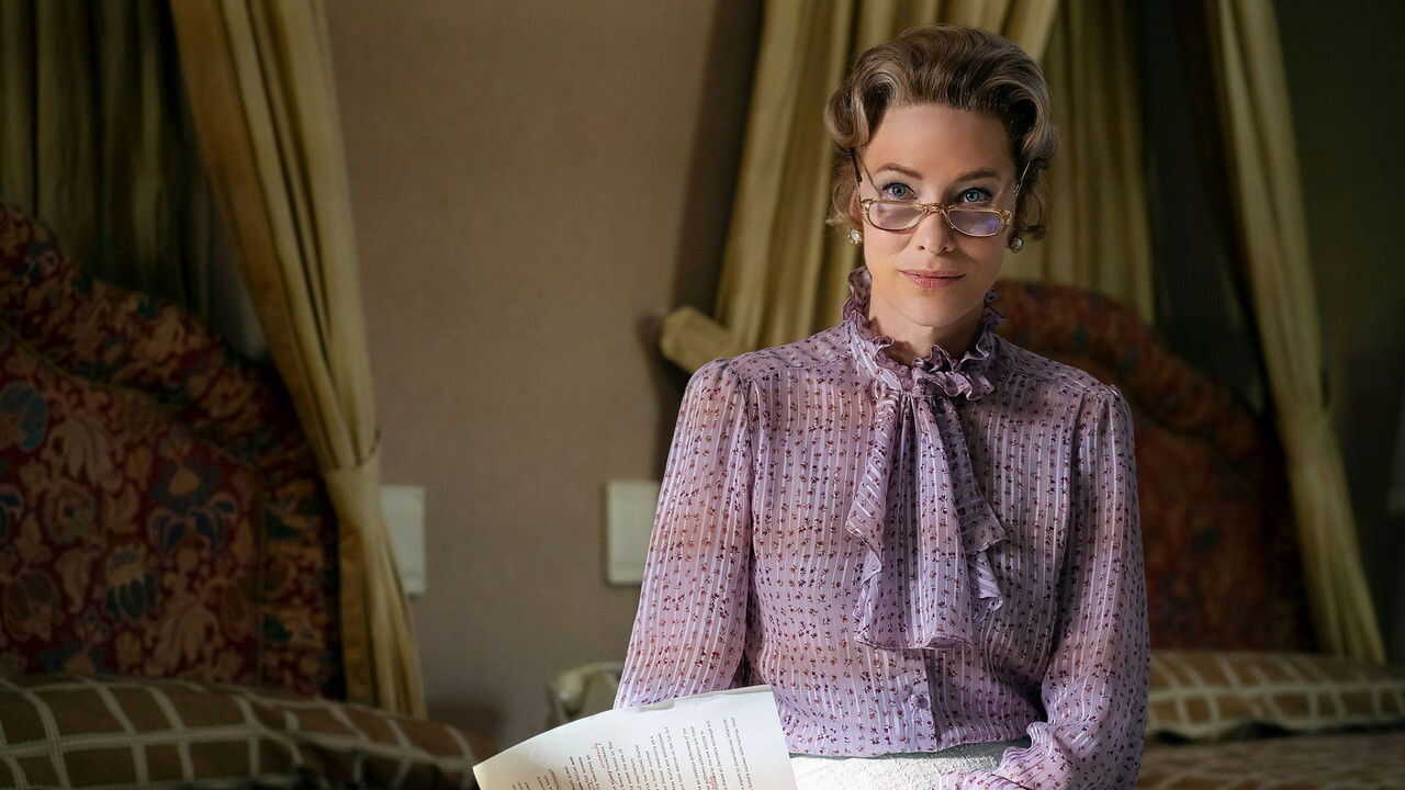 EN - Mrs. America (2020) 2