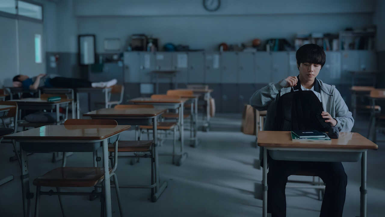 FR - Héros fragile (2022) 3