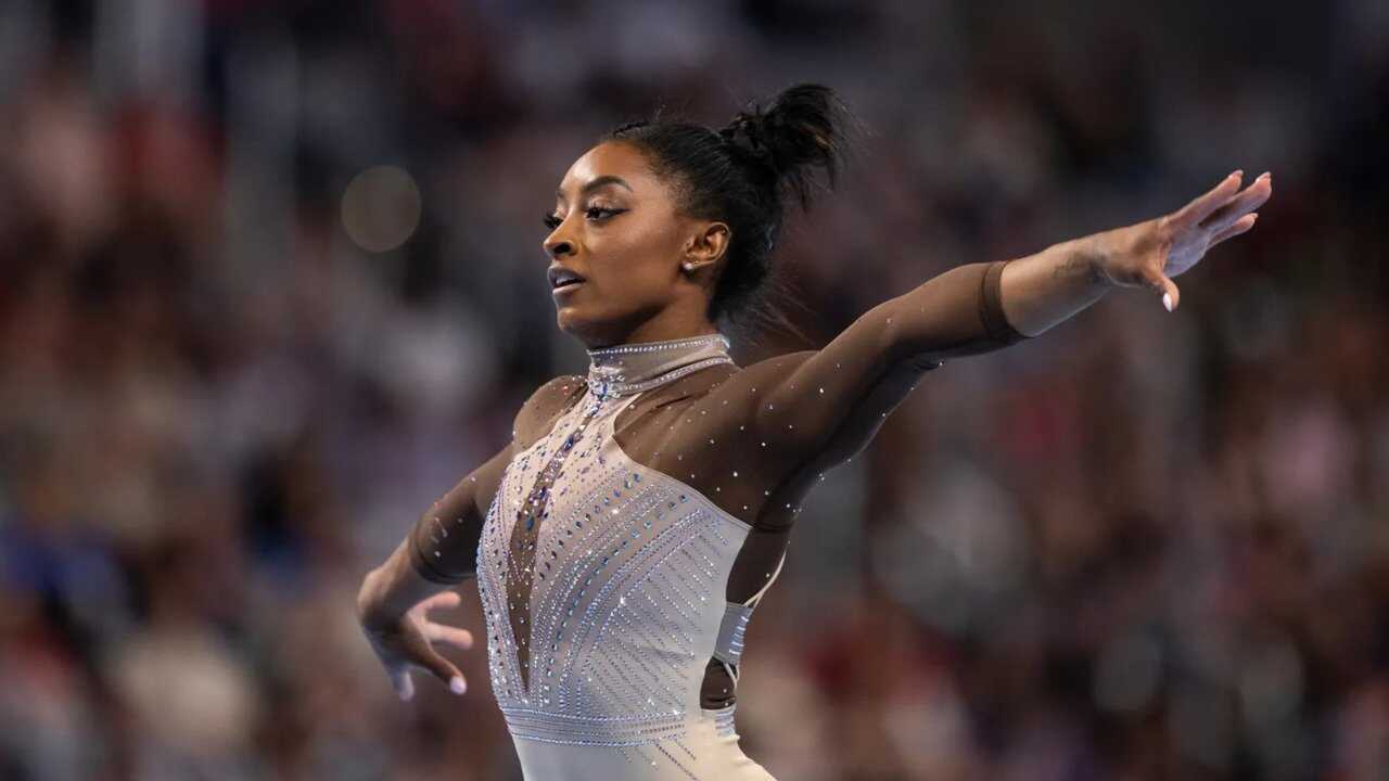 NL - Simone Biles Rising (2024) 1