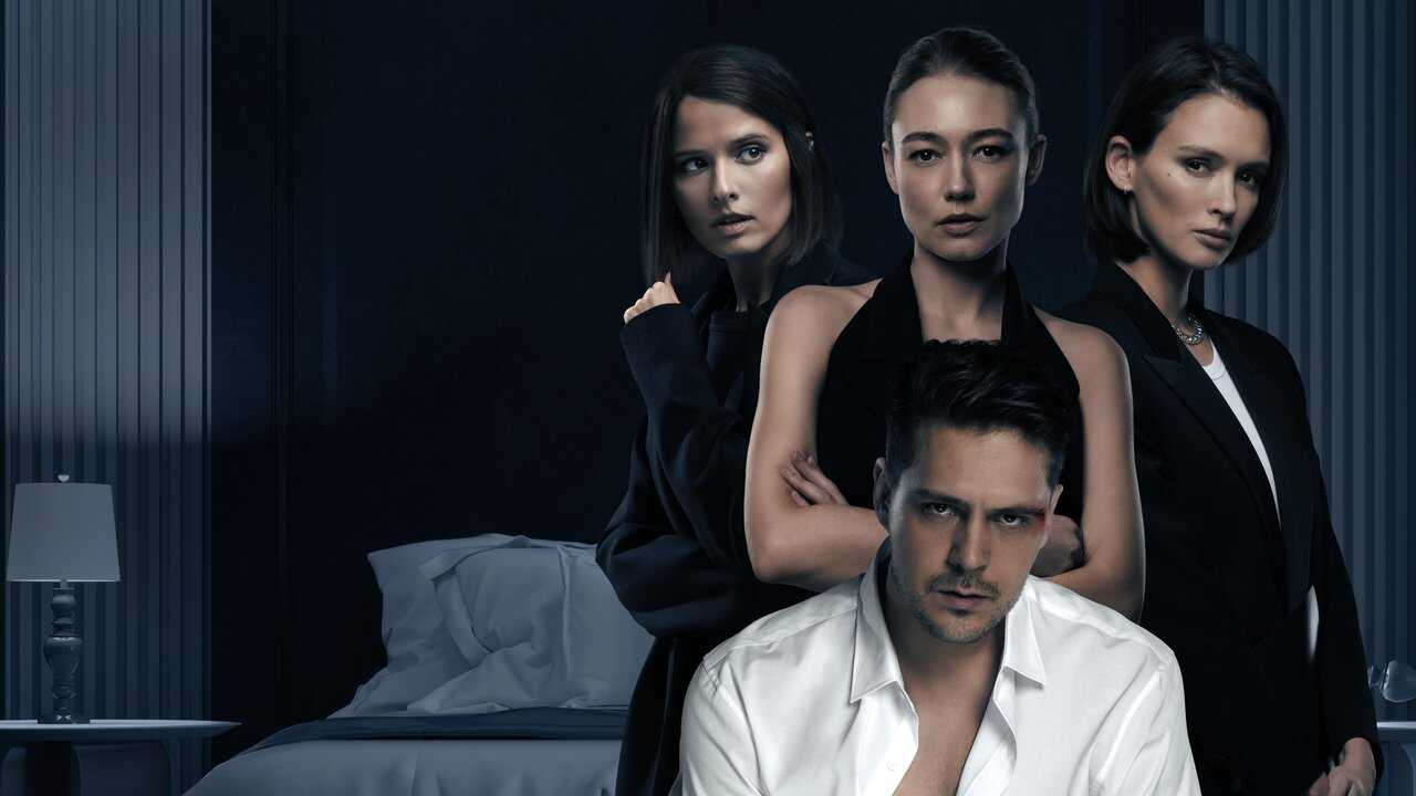 EX - The Dolls (2022) 1