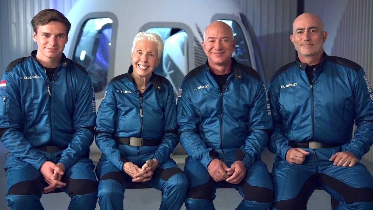 Space Titans: Musk, Bezos Branson 0