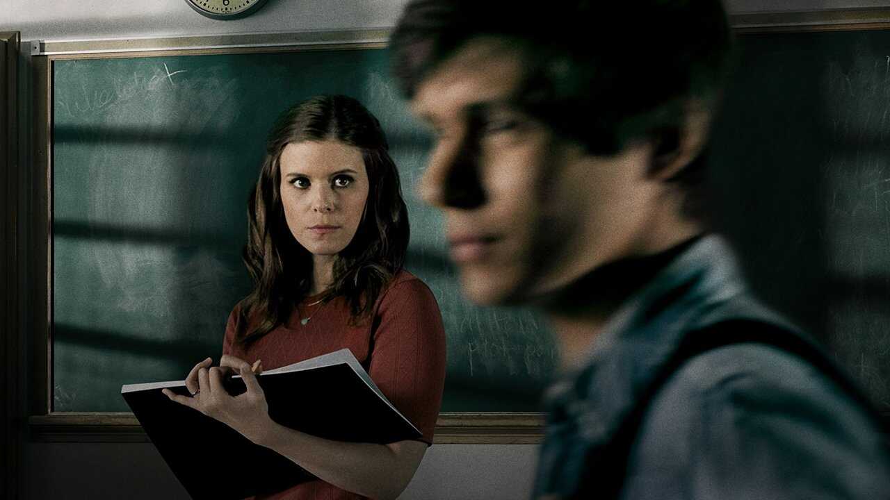 ES - La Maestra (A Teacher) 0