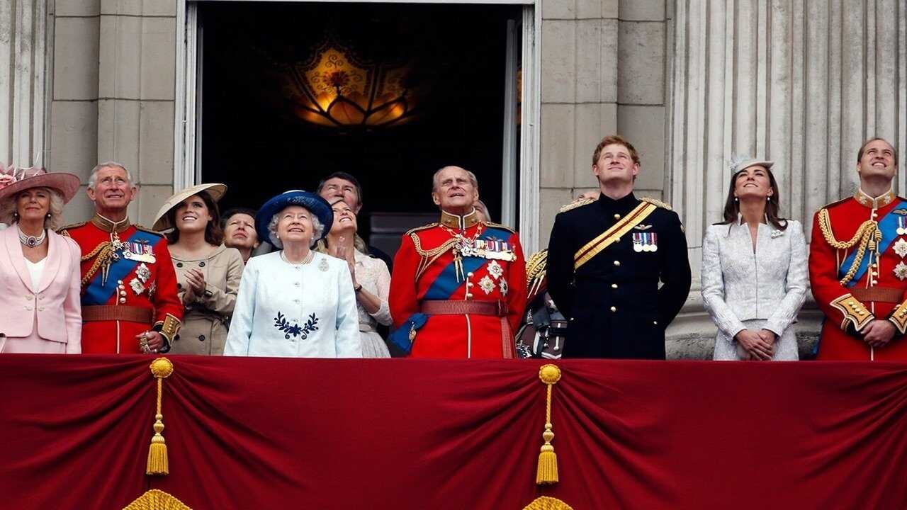 Princes of the Palace - The Royal British Family 0