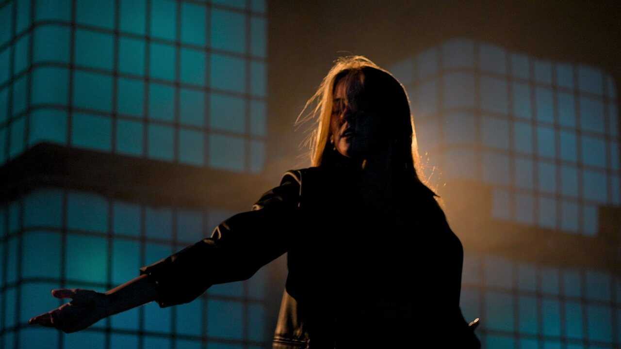 AR - Dancing for the Devil The 7M TikTok Cult (2024) 3
