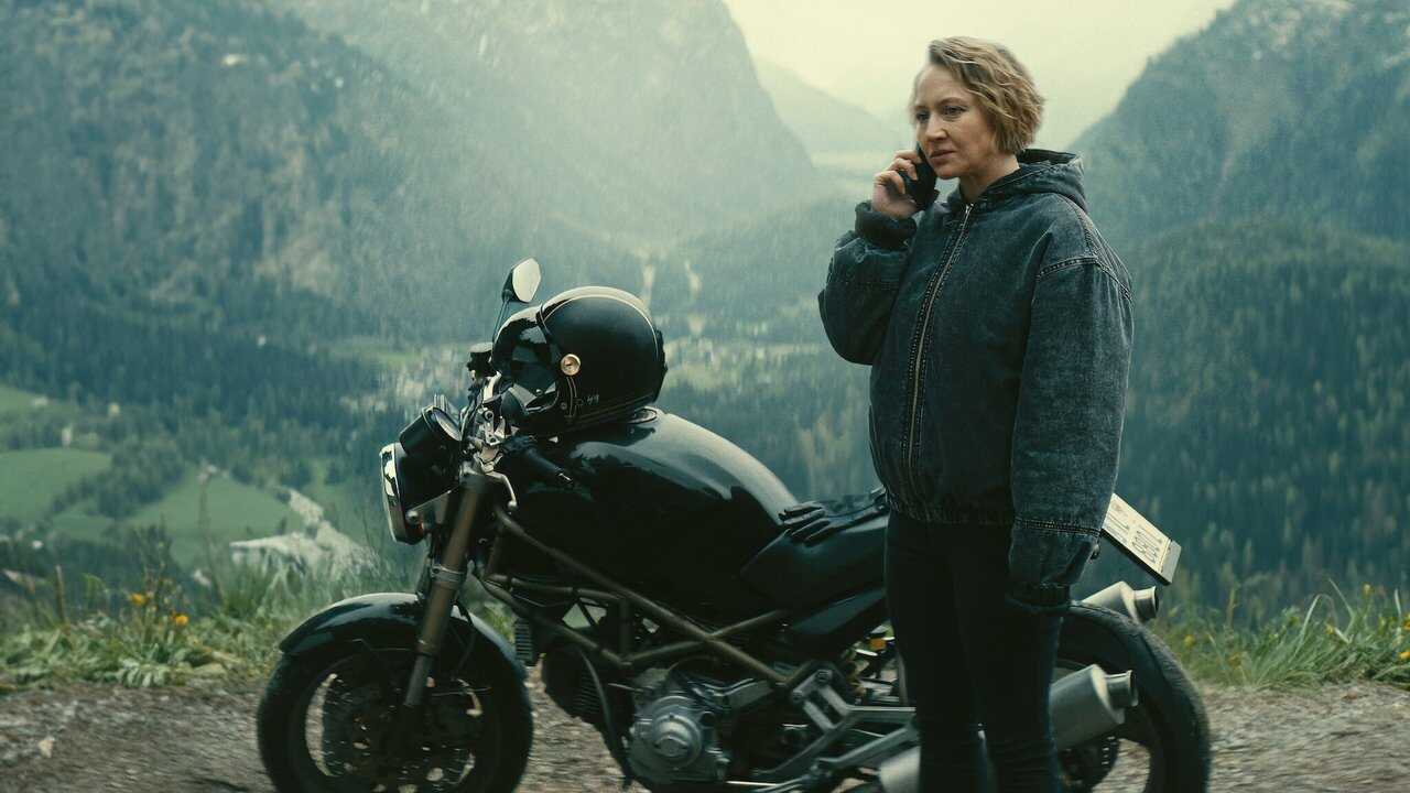 EX - Woman of the Dead (2022) 1