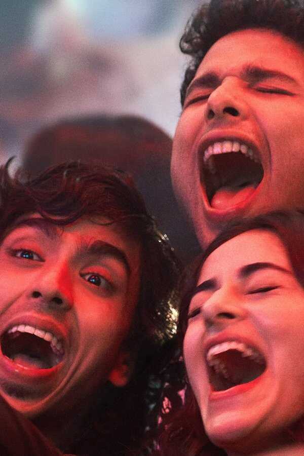 खो गए हम कहाँ (2023) 0
