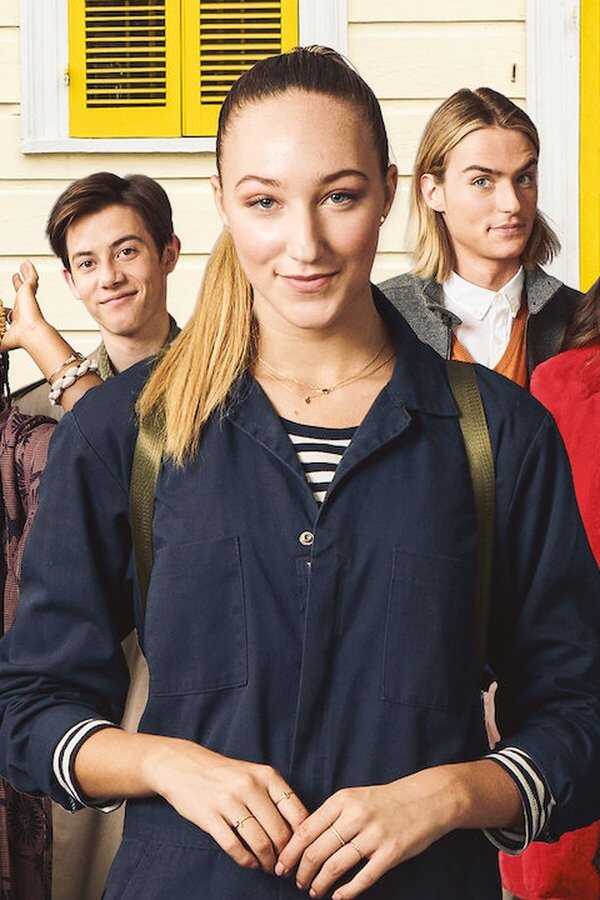 Tall Girl (2019) 0