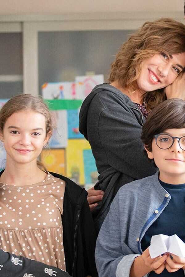 Tres son multitud (2023) 0